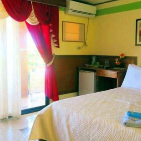 Four Seasons Seaview Hotel El Nido Esterno foto